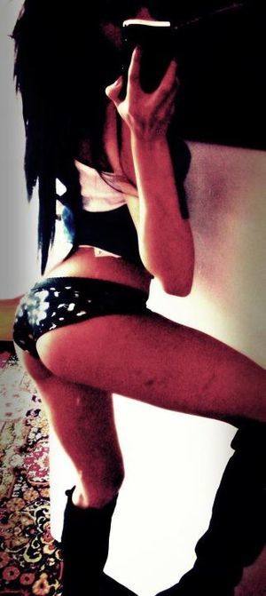 Cora, 26 in Pennsylvania | Casual Dating and Private Chat