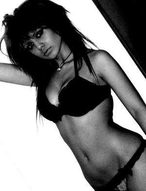 Local Florida Profile: Kali (24) | Older Men Welcome