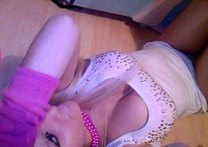 Kameron, 21 from Illinois | Older Men and Younger Women Dating