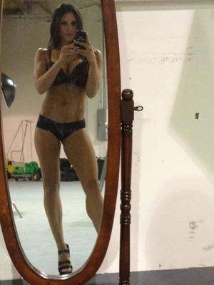 Jazmin (23) in Tennessee | Casual Dating with Older Men