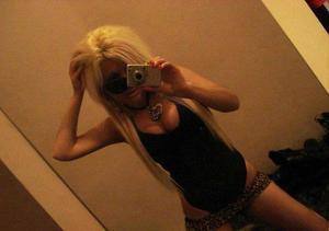 Renee, 24 from Florida | Older Men and Younger Women Dating