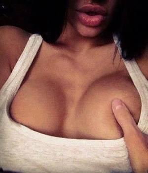 Local Quebec Profile: Simone (18) | Older Men Welcome