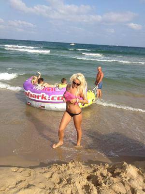 Adriana, 29, Illinois | Local FWB Dating Profile