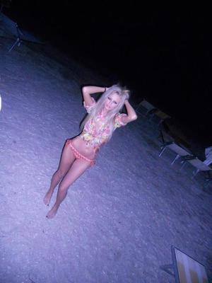 Meet Fiona (22) from Maryland | FWB Casual Partner