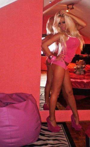 Profile image of Riley, 20, from Virginia