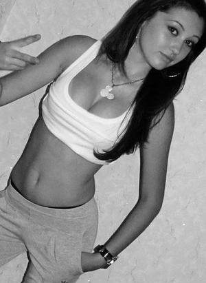 Adult dating profile photo of Gretchen (30) in Massachusetts