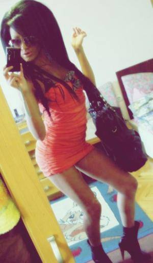 Lara (22) in Virginia | Friends with Benefits