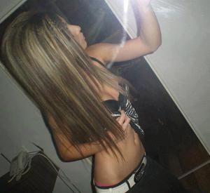 Karis from Illinois is looking for adult webcam chat