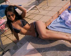 Madeleine is a cheater looking for a guy like you!
