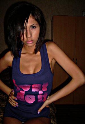 Looking for girls down to fuck? Julia from Michigan is your girl