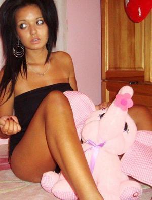 Sasha is a cheater looking for a guy like you!