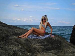 Meet local singles like Norah from Connecticut who want to fuck tonight