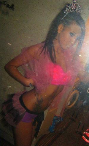 Escorts like Lakeisha are down to fuck you now!
