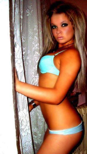Brittny from Oklahoma is looking for adult webcam chat