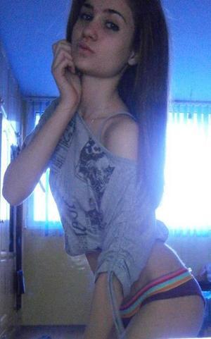 Loris from New York is looking for adult webcam chat