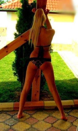 Angelina is a cheater looking for a guy like you!