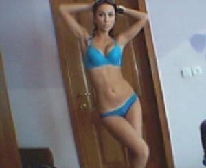 Looking for local cheaters? Take Lylah from California home with you