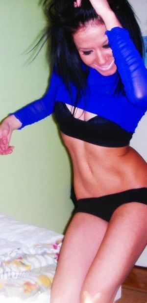 Katarina from Illinois is looking for adult webcam chat