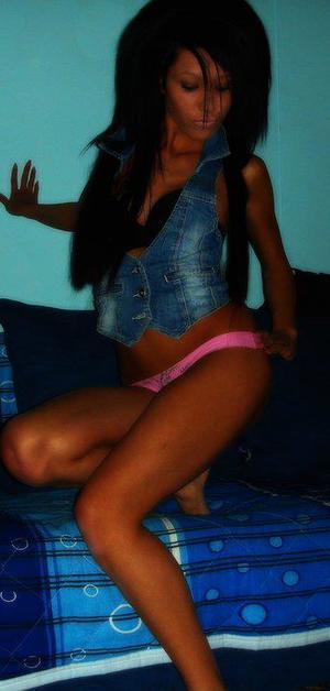 Hollie from Iowa is interested in nsa sex with a nice, young man