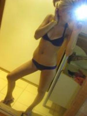 Roxanne from Utah is the best local fuck buddy you can ever find