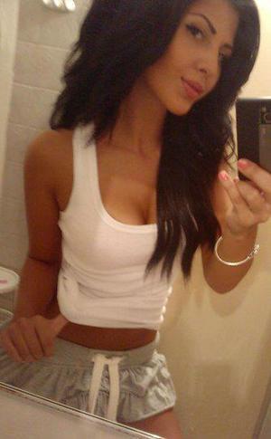 Looking for girls down to fuck? Livia from Alabama is your girl