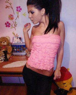 Looking for girls down to fuck? Ayla from California is your girl