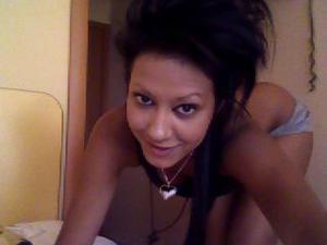 Paris is a cheater looking for a guy like you!