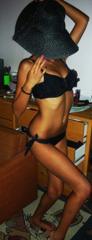 Meet local singles like Adelaide from Indiana who want to fuck tonight