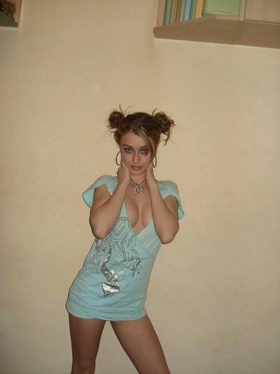 Escorts like Taryn are down to fuck you now!