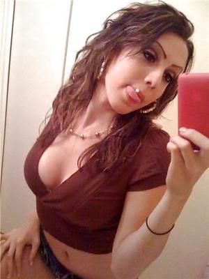 Ofelia from Villa Ridge, Missouri is looking for adult webcam chat