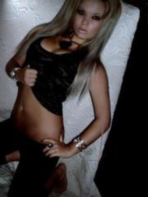Sabrina from New York is looking for adult webcam chat