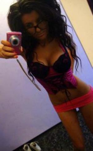 Meet local singles like Paris from Texas who want to fuck tonight
