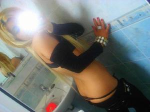 Gwenda from California is looking for adult webcam chat