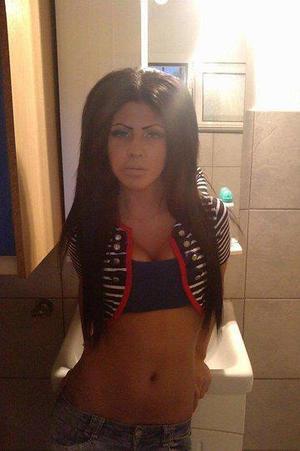 Meet local singles like Isabel from Wisconsin who want to fuck tonight