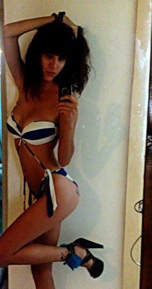 Vicenta from Birnamwood, Wisconsin is looking for adult webcam chat