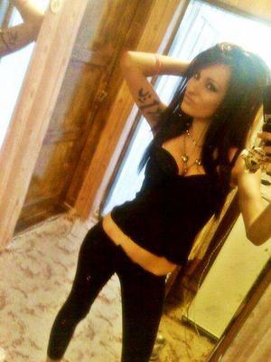 Rosalee from North Dakota is looking for adult webcam chat