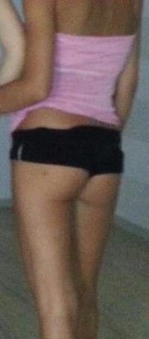 Meet local singles like Khloe from Illinois who want to fuck tonight