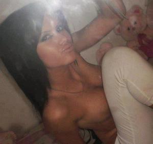 Angie is a cheater looking for a guy like you!