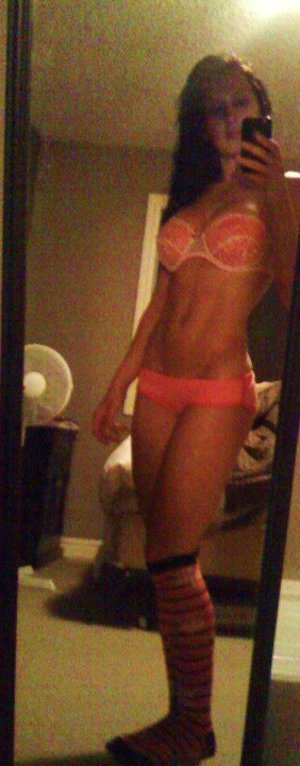 Jazmyne is a cheater looking for a guy like you!