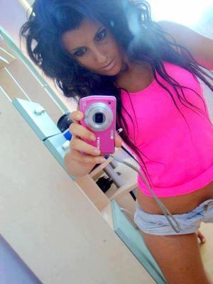 Escorts like Nikki are down to fuck you now!