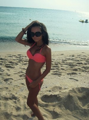 Looking for local cheaters? Take Roxanne from Pennsylvania home with you