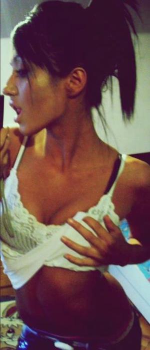 Felisha is a cheater looking for a guy like you!