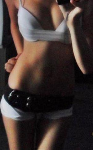 Vicki from Illinois is looking for adult webcam chat